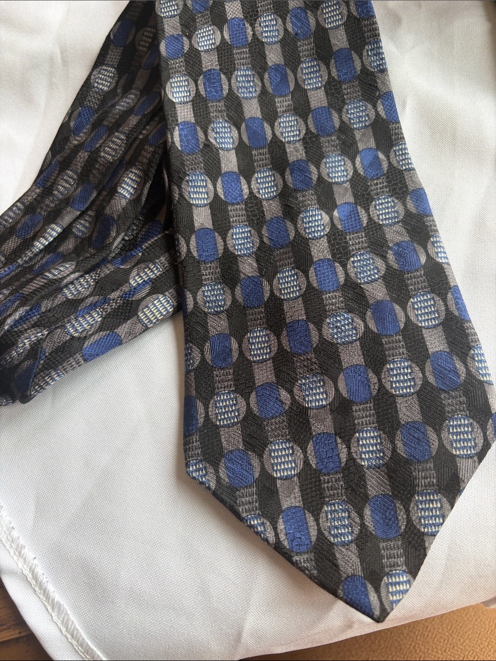 Kenneth Cole Reaction Silk Tie